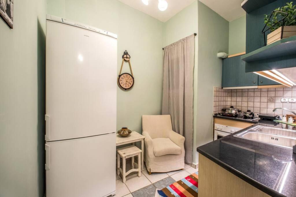 Athinas Apartment Piraeus Exterior photo